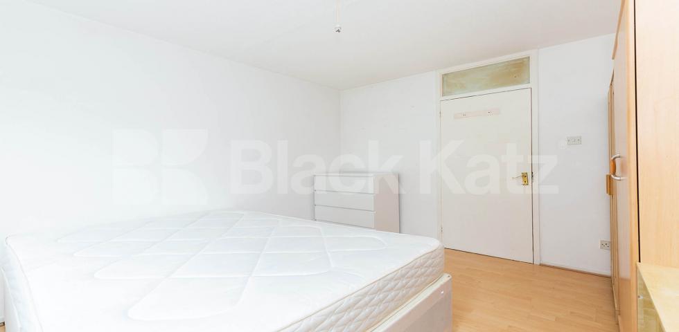 			4 Bedroom, 1 bath, 1 reception Apartment			 Patrick Connolly Gardens, Bow E3